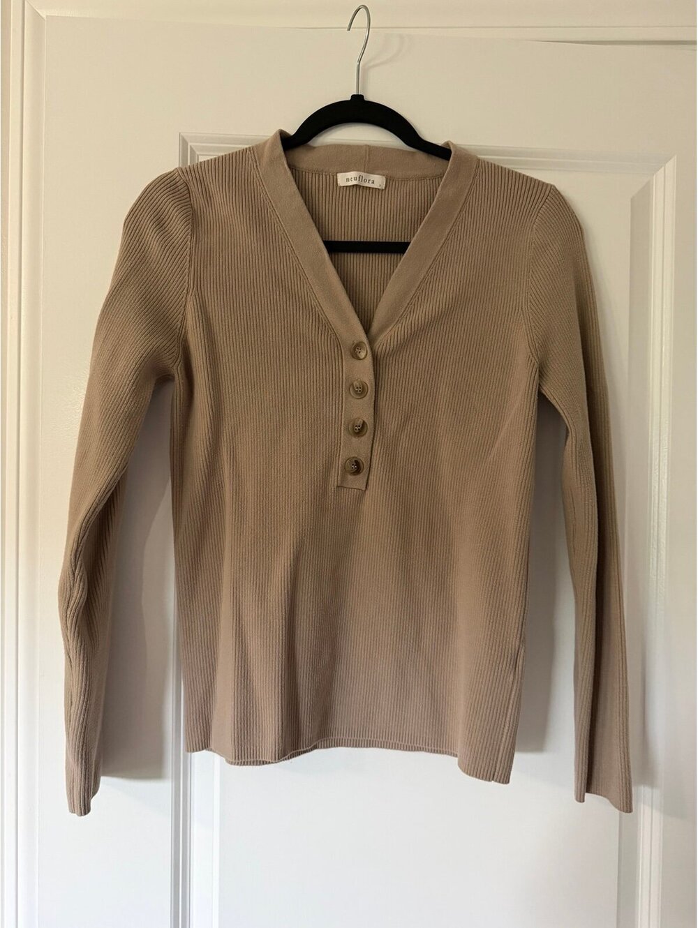 Neuflora Leone Top